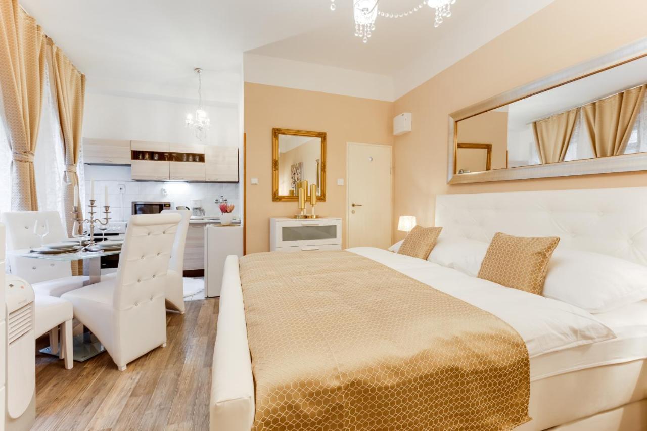 Wenceslass Square Luxury Appartamento