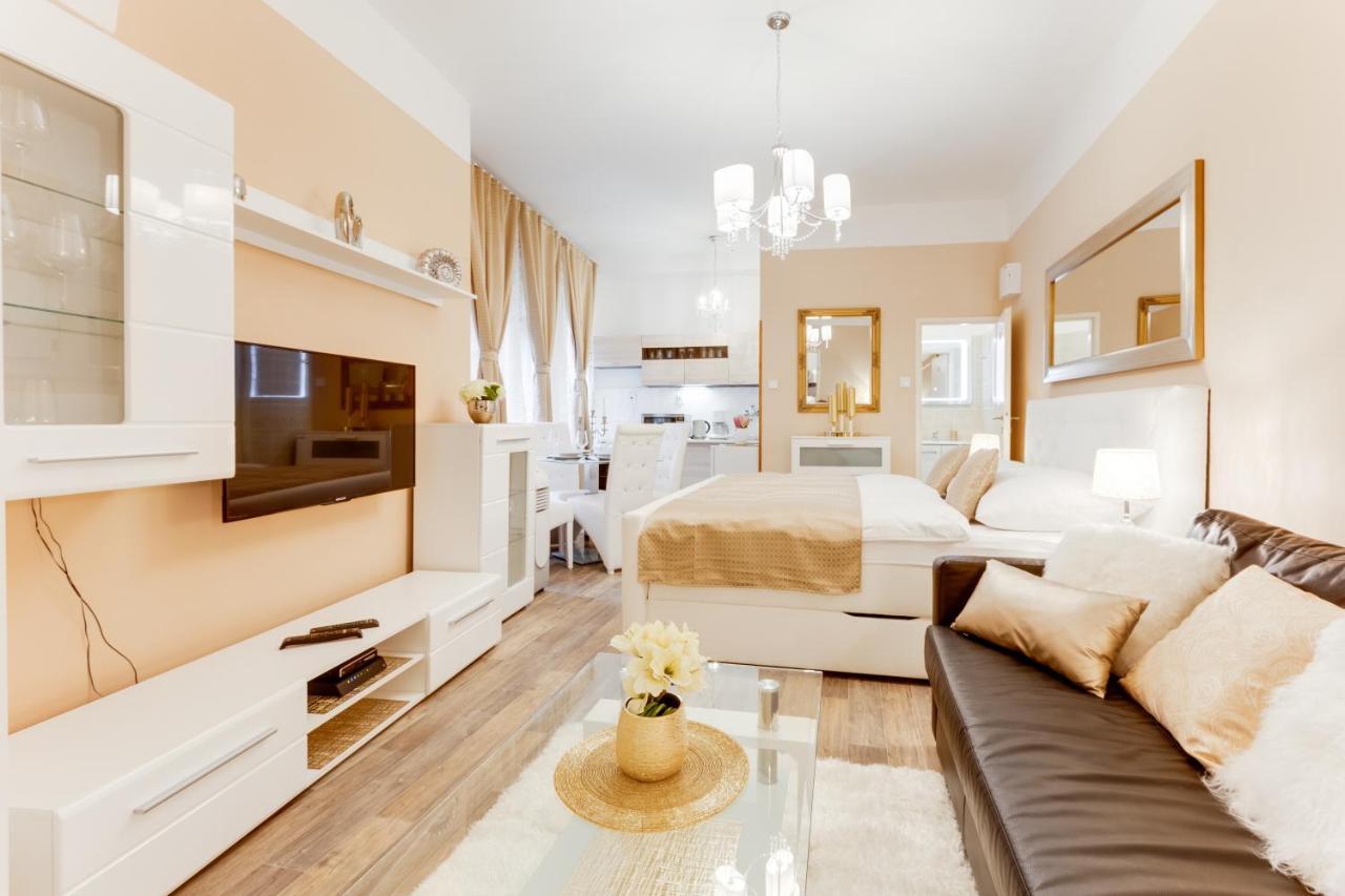 Wenceslass Square Luxury Appartamento *