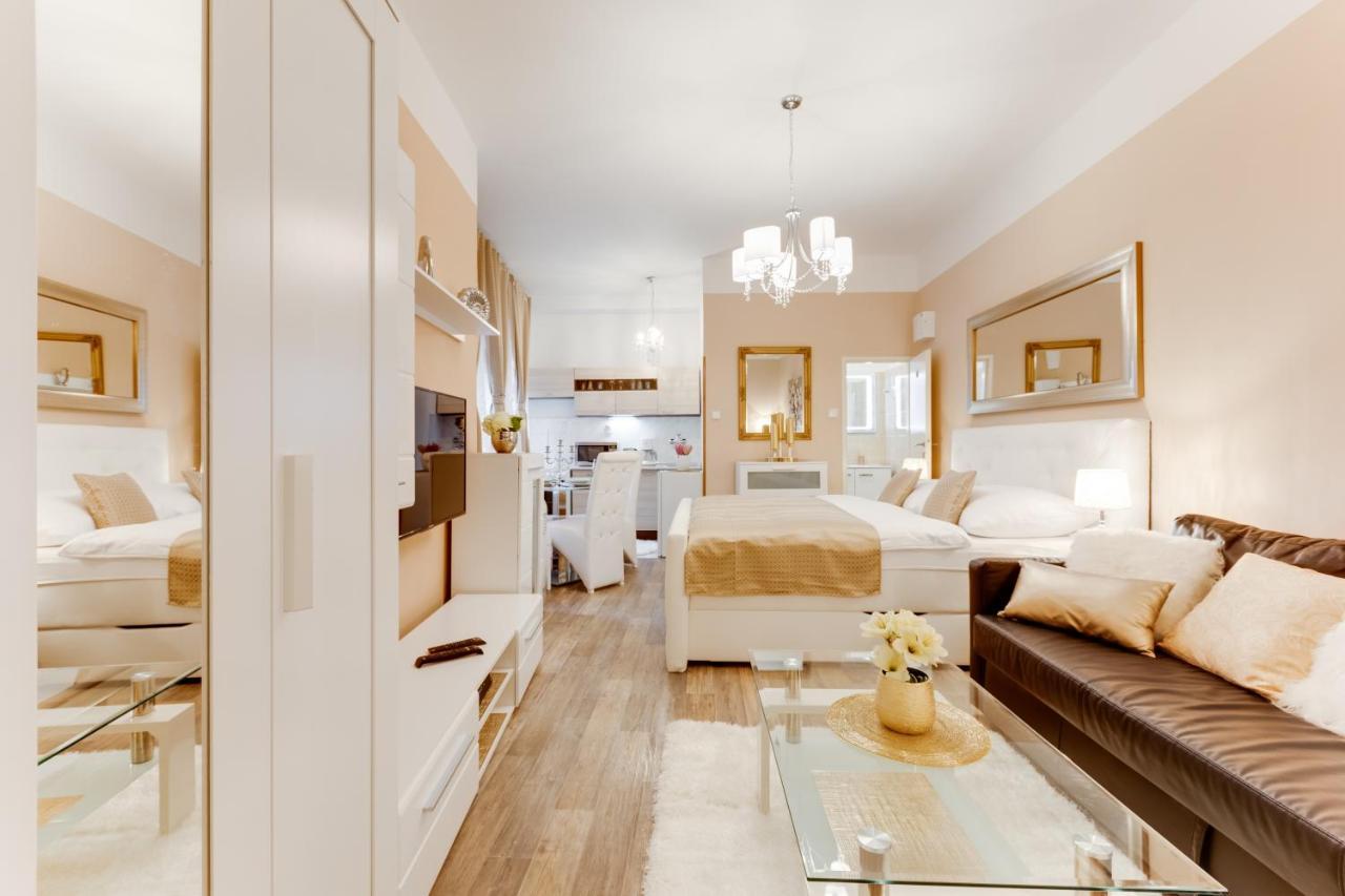 Wenceslass Square Luxury Appartamento